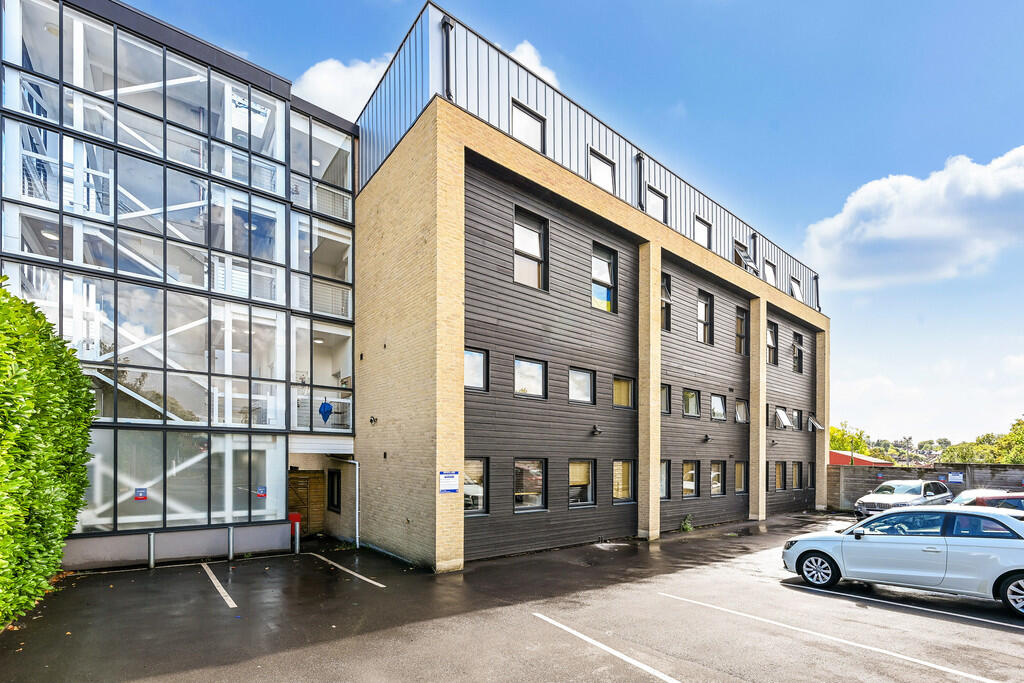 3 bed Flat Share for rent in Winchester. From Martin & Co - Winchester