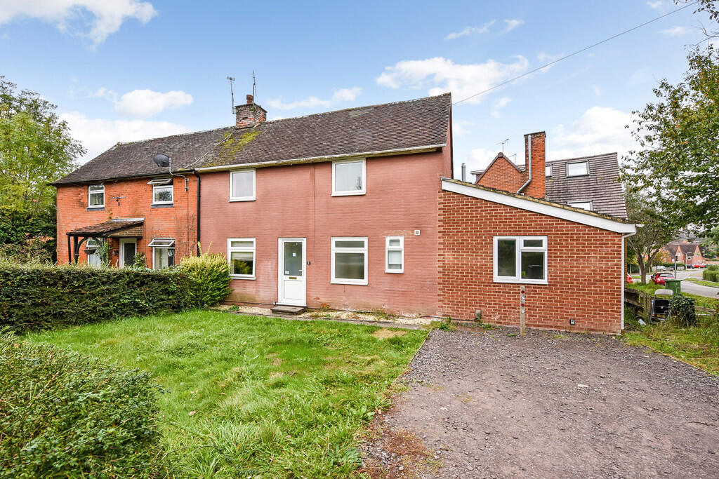 6 bed Semi Detached for rent in Winchester. From Martin & Co - Winchester