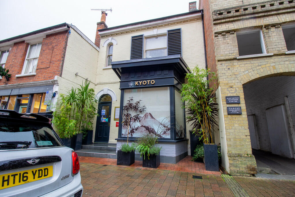 3 bed Flat Share for rent in Winchester. From Martin & Co - Winchester 3 bed Flat Share for rent in Winchester. From Martin & Co - Winchester