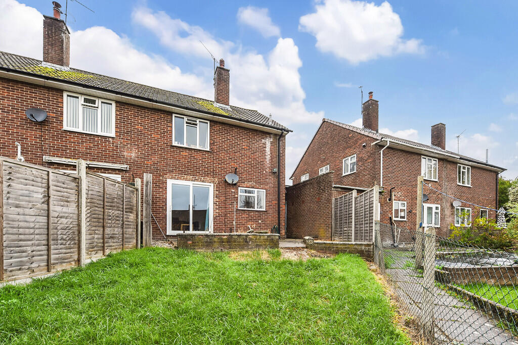 5 bed Semi Detached for rent in Winchester. From Martin & Co - Winchester 5 bed Semi Detached for rent in Winchester. From Martin & Co - Winchester