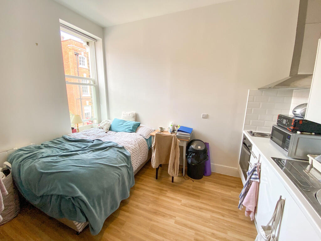 4 bed Apartment for rent in Winchester. From Martin & Co - Winchester 4 bed Apartment for rent in Winchester. From Martin & Co - Winchester