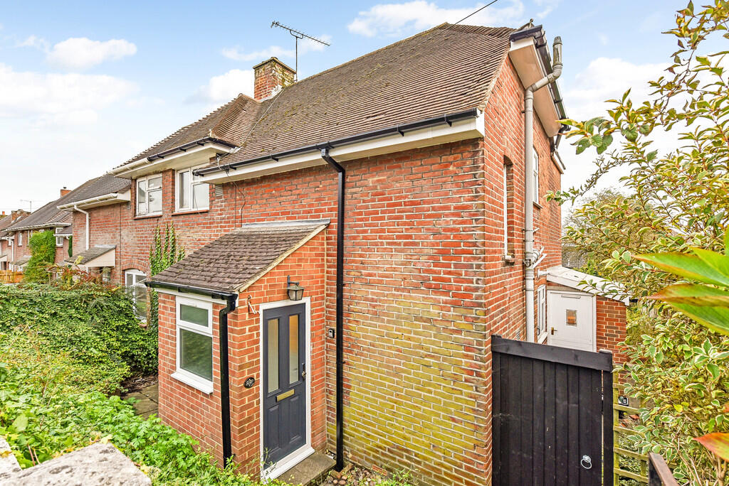 5 bed Semi Detached for rent in Winchester. From Martin & Co - Winchester