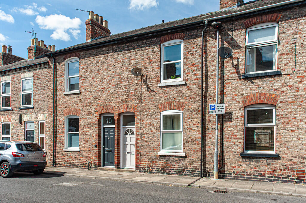 3 bed Mid Terraced House for rent in York. From Martin & Co - York