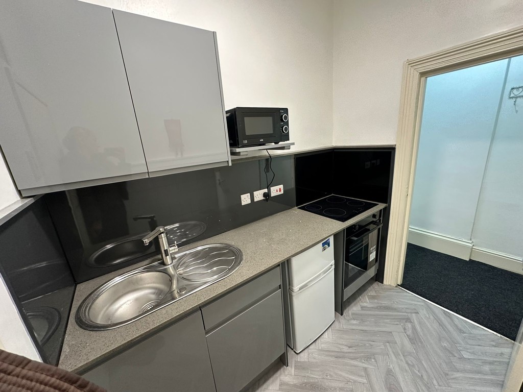 1 bed 1st Floor Flat for rent in West Yorkshire. From Martin & Co - Huddersfield