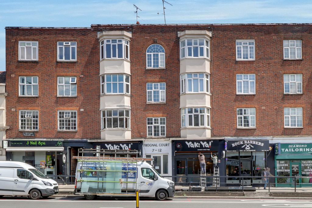 4 bed Apartment for rent in Hampstead. From Martin & Co - Camden