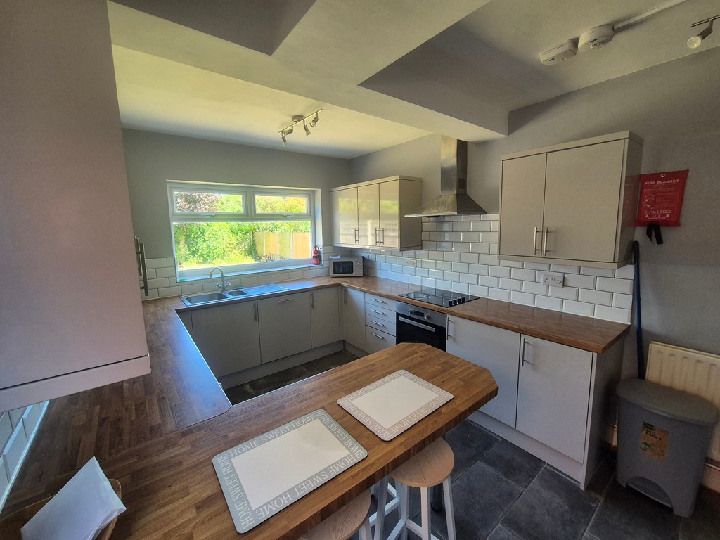 4 bed Semi Detached for rent in Nottinghamshire. From Martin & Co - Beeston