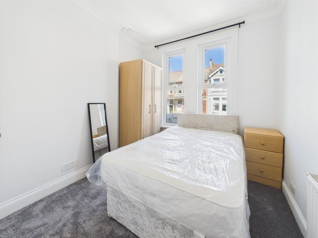 0 bed House Share for rent in Plymouth. From Martin & Co - Plymouth