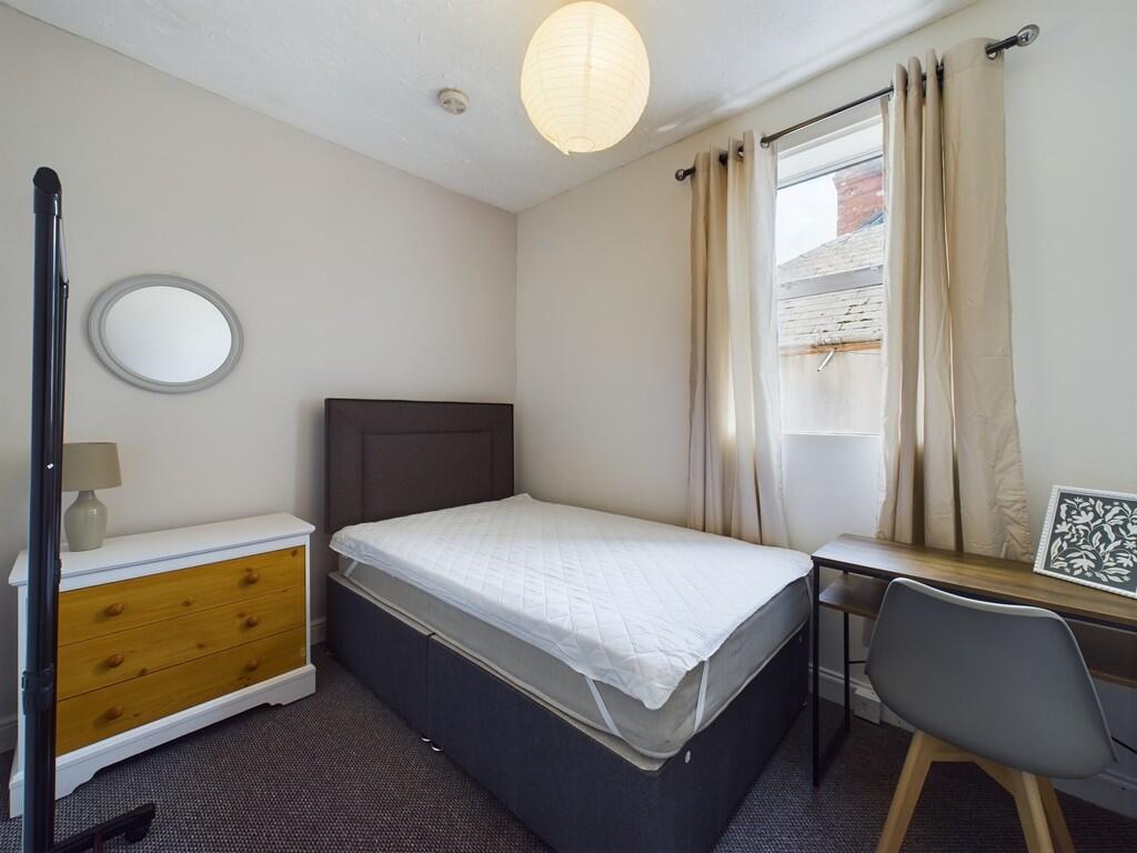 4 bed House Share for rent in Plymouth. From Martin & Co - Plymouth