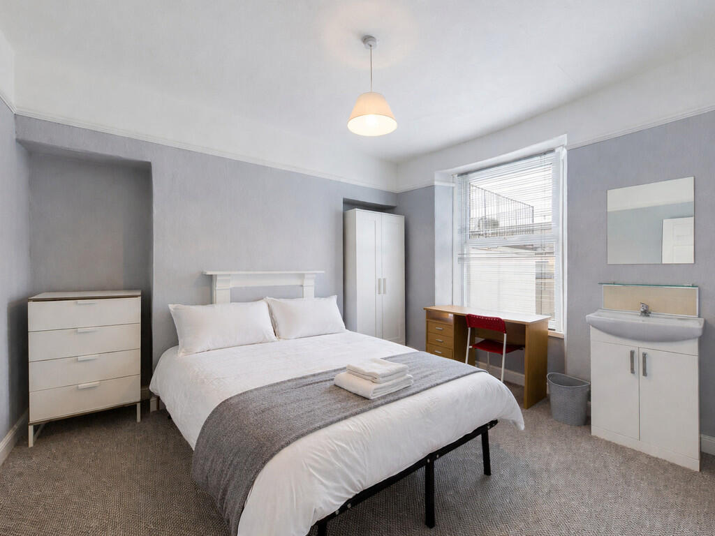 4 bed House Share for rent in Plymouth. From Martin & Co - Plymouth 4 bed House Share for rent in Plymouth. From Martin & Co - Plymouth