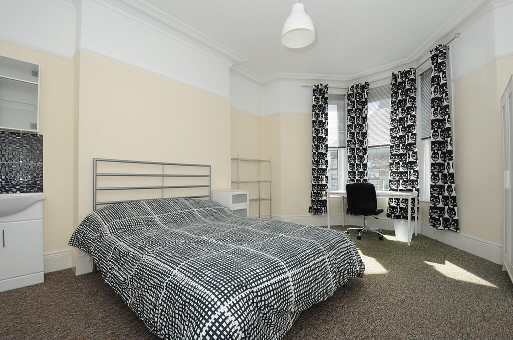 4 bed House Share for rent in Plymouth. From Martin & Co - Plymouth